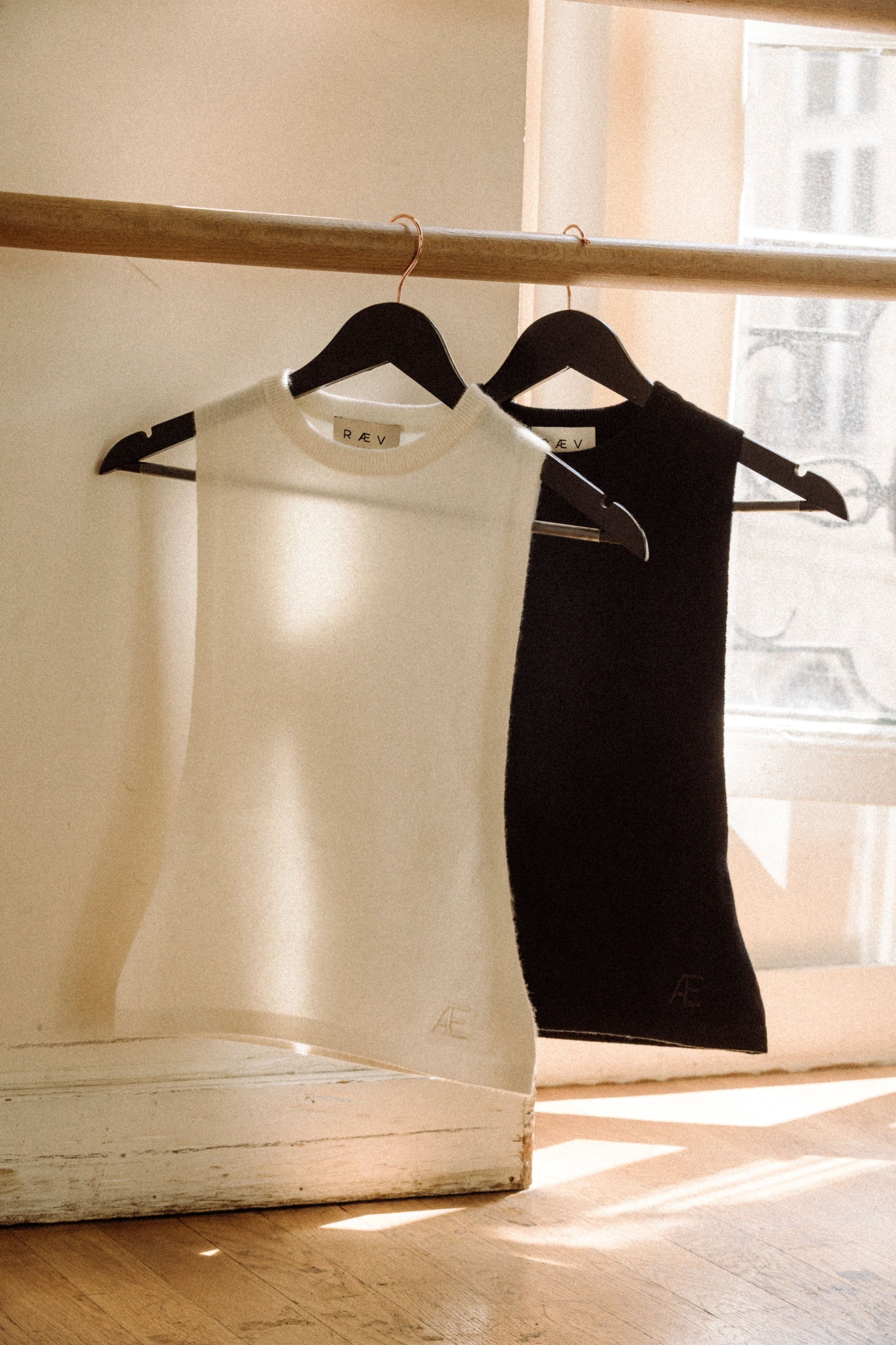 Side Reveal Black Top My shop